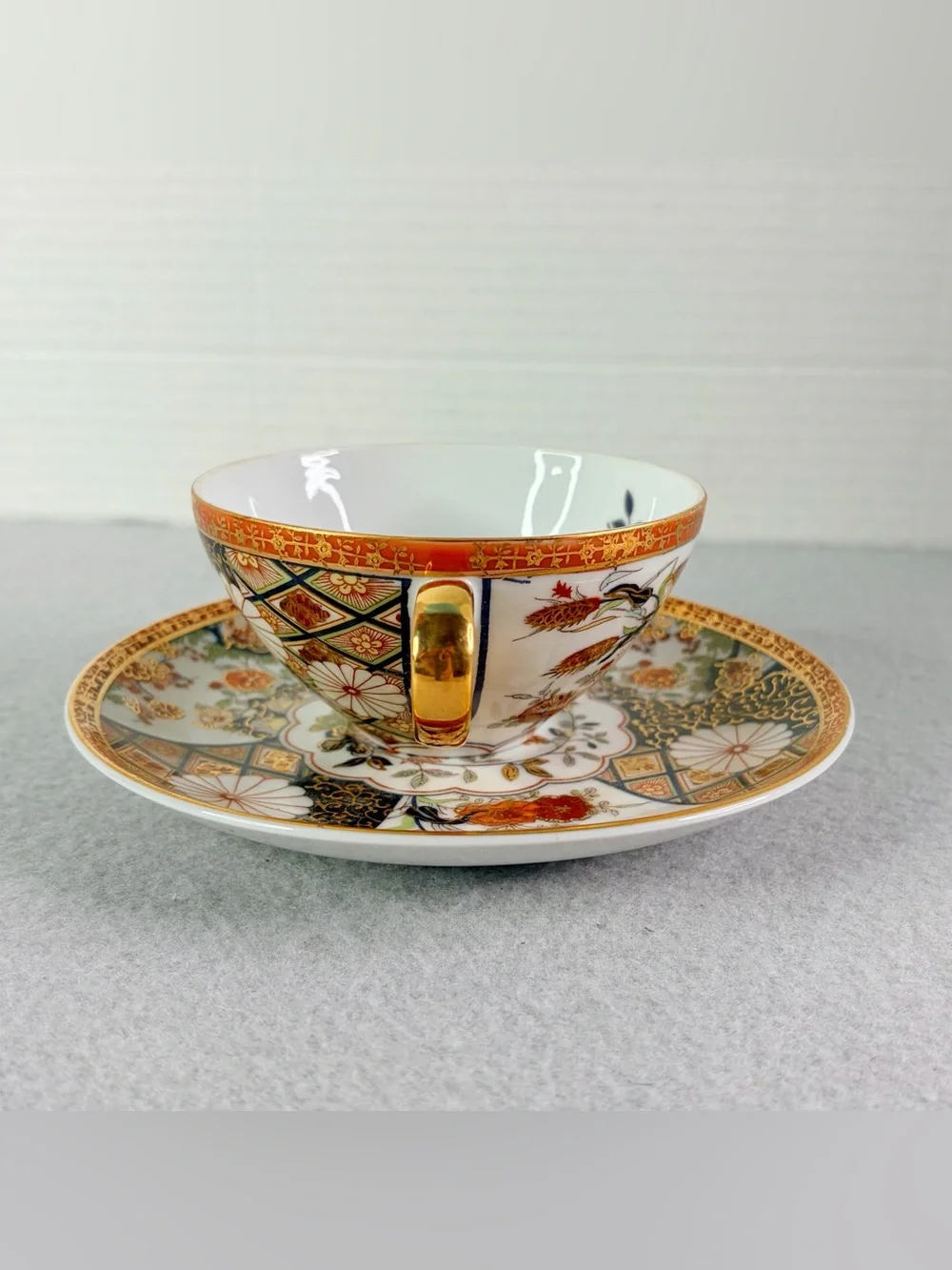 Japanese Vintage Imari Teacup Saucer Floral Hand Painted Gilt Gold Leaf 999-J